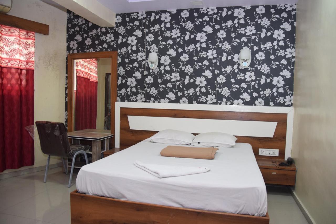 Hotel Riviera Residency Тхане Екстер'єр фото