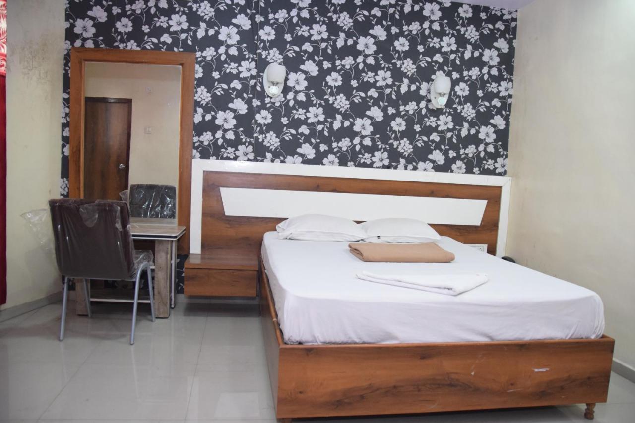 Hotel Riviera Residency Тхане Екстер'єр фото