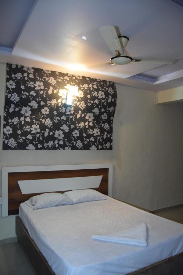 Hotel Riviera Residency Тхане Екстер'єр фото